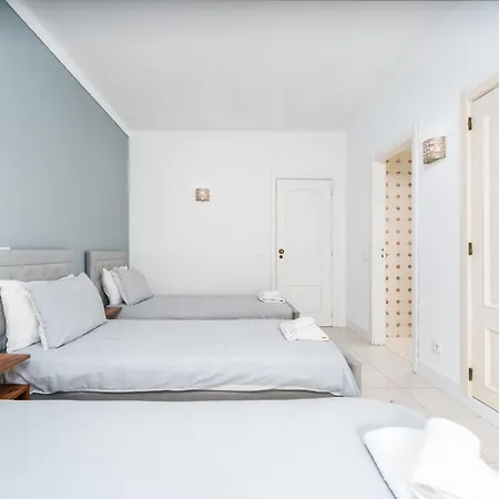 402 - Oura - 2 Bedroomed - Sea View Албуфейра