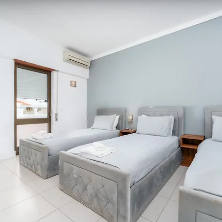 402 - Oura - 2 Bedroomed - Sea View Апартаменты *