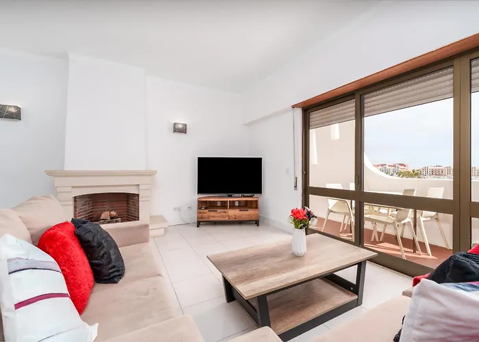 402 - Oura - 2 Bedroomed - Sea View