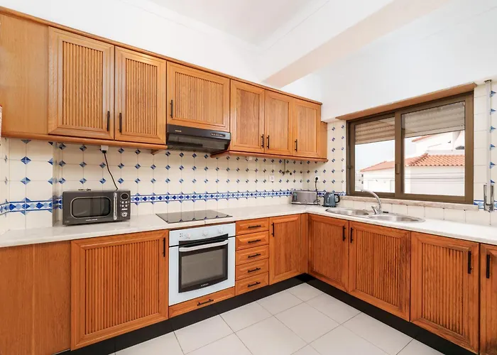 402 - Oura - 2 Bedroomed - Sea View アパート *