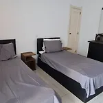 402 - Oura - 2 Bedroomed - Sea View Apartmán