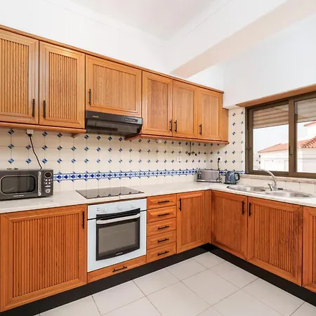 402 - Oura - 2 Bedroomed - Sea View Apartmán *